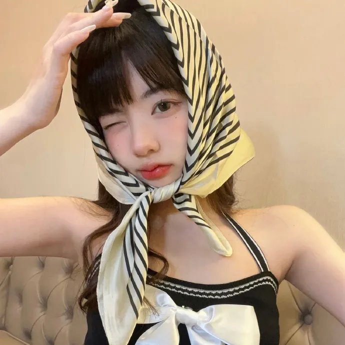 屋顶里的散步者